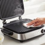 Cleaning an Indoor Electric Grill After Use: A 6-Step Routine